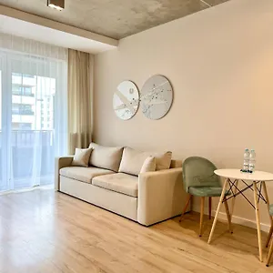 https://nastrojowy-apartament-2-pokojowy-6-min-od-lotniska.warsawhotelspoland.com